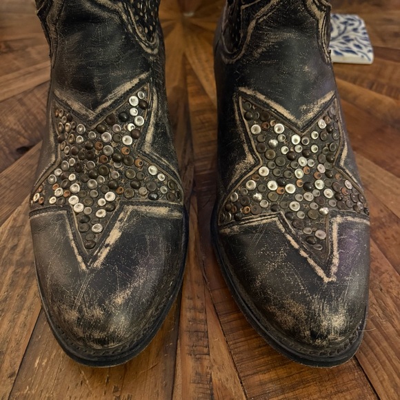 Frye Deborah Star Studded Antique Black distressed Ankle Boots booties Spain 8.5 - Picture 3 of 7